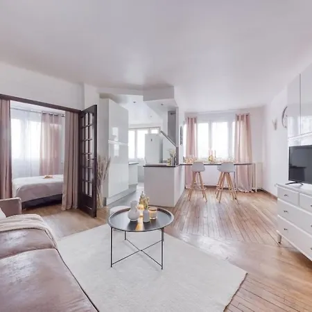 Le Versaillais Gare/chateau/wifi/netflix Apartment *