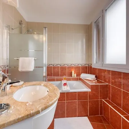 Appartement Le Versaillais Gare/chateau/wifi/netflix Versailles