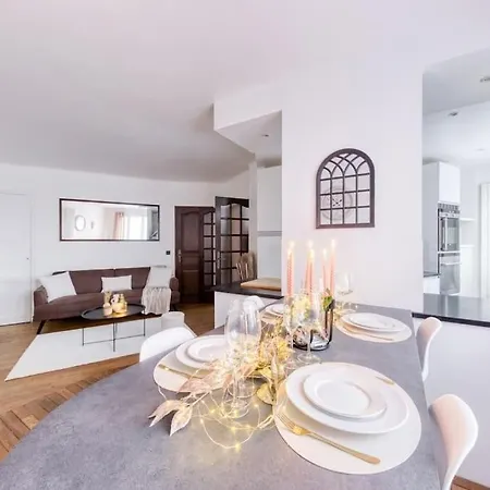 Le Versaillais Gare/chateau/wifi/netflix Apartment Versailles
